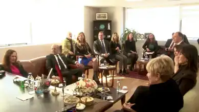 Karşıyaka'da 100 Genç Kız Daha HPV Aşısı Olacak!