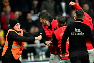 Muslera ile Fotoğraf İçin Darp! Tribün Lideri Gözaltında