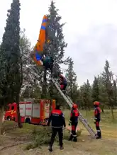 Yamaç Paraşütçüsü Ağaçta Mahsur Kaldı!