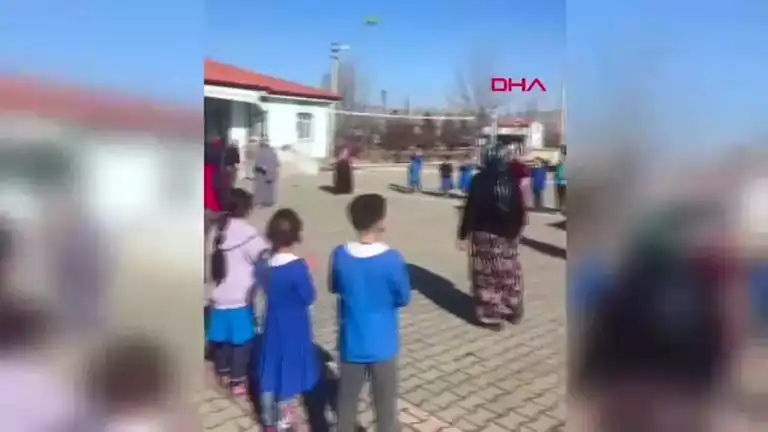 Anadolu Sultanları, İlk Kez Voleybol Maçını Tribünden İzledi!