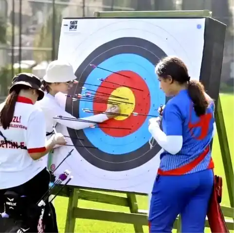 Denizli'de Okçuluk Şenliği:  76 Sporcu Yarıştı!