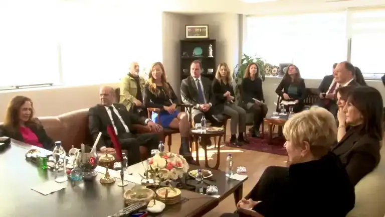 Karşıyaka'da 100 Genç Kız Daha HPV Aşısı Olacak!