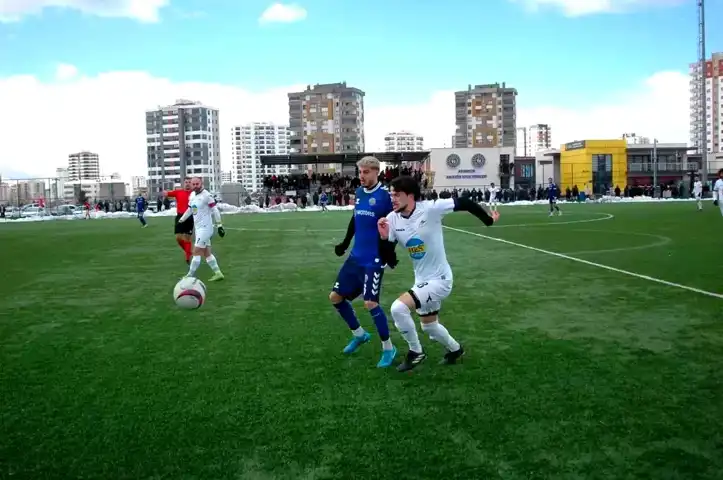 Esen Metal, Hacılar'ı 2-0 Yendi!