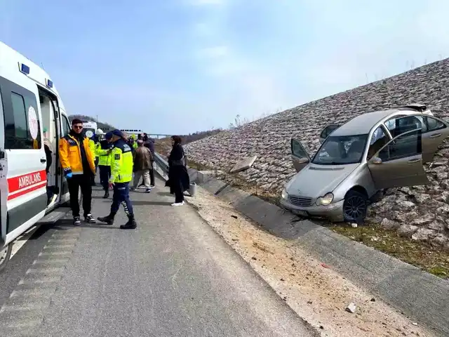 Kocaeli Otoyolunda Çarpışma: 2 Yaralı