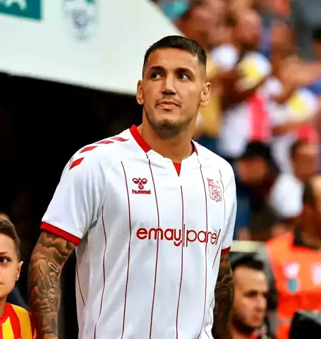 Rey Manaj, Sivasspor'da! 1.5 Yıllık Yeni Sözleşme