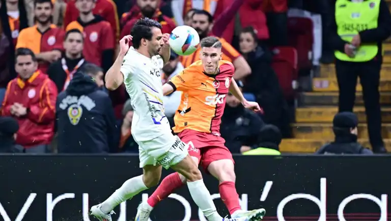 Süper Lig Lideri Puan Kaybederek Şampiyonluk Yarışını Gerdi!